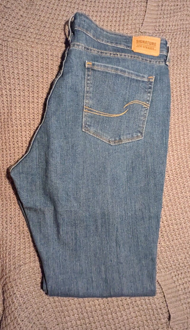 Women Levi's Mid Rise Boot cut Size 16S