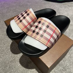 Burberry slides 