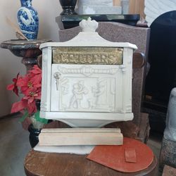 Wall Mount Vintage Style Mailbox