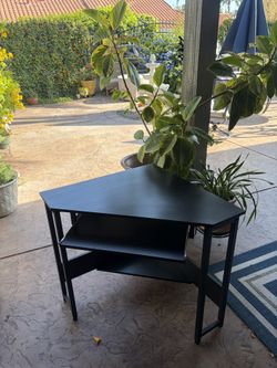 Small Corner Desk
