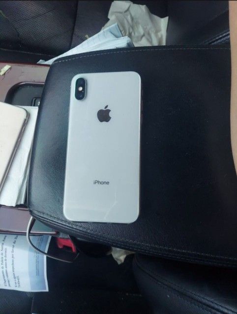 iPhone X 64Gb Unlocked Excellent condition