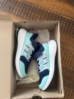 Adidas girls shoes