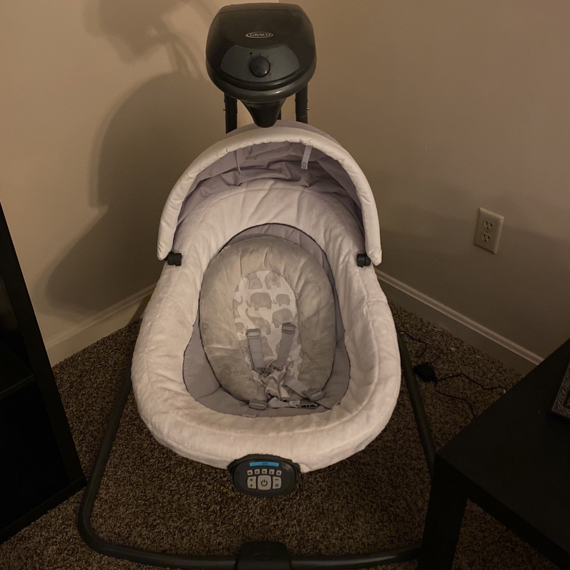 Graco Baby Swing Almost Brand New