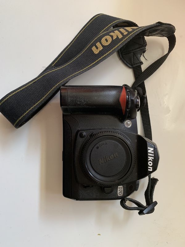 Nikon D70 body & Memory Cards for Sale in Fontana, CA OfferUp