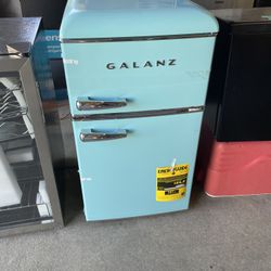 Galanz Retro Mini Compact Fridge 3.1 Cu.ft