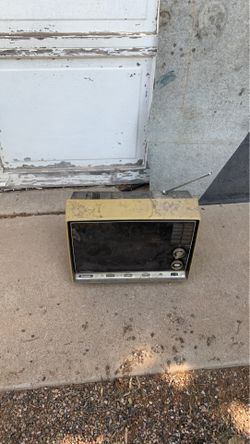 Old tv doesn’t have power cord sold as is antique