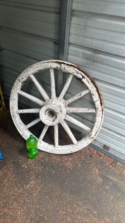 Wagon wheel vintages Oregon Trail