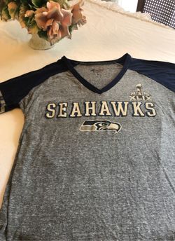Cute women’s L seahawk shirt