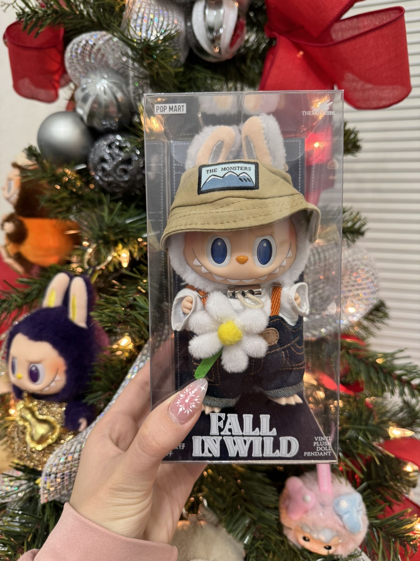 Labubu Fall In Wild