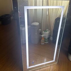 Mirror With Light 
