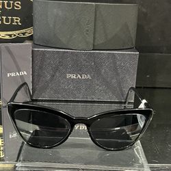 🖤🖤Black Prada Catwalk sunglasses 🖤🖤
