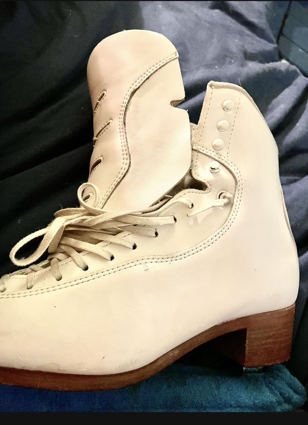 Ice Skating Boots/can Mount Roller Blades