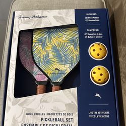Tommy Bahama Pickleball Set