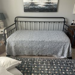 Knox  Heavy duty Black iron Daybed With Trundle Bed. 