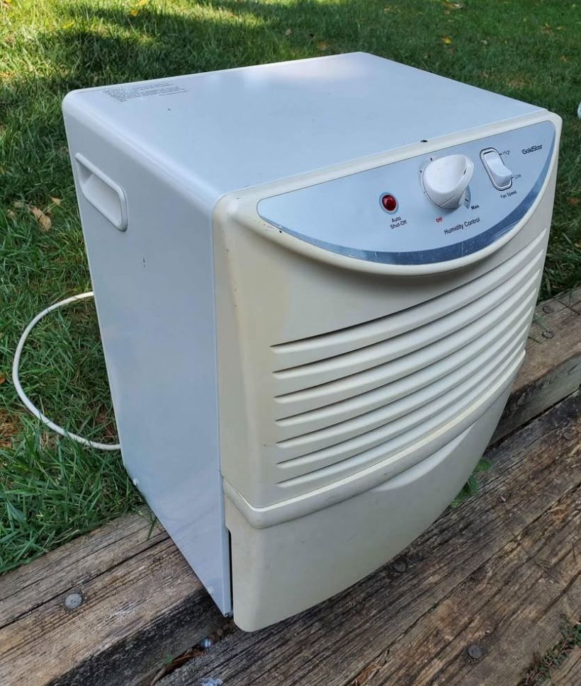 40 Pints Gold Star Brand Dehumidifier. Perfectly Working