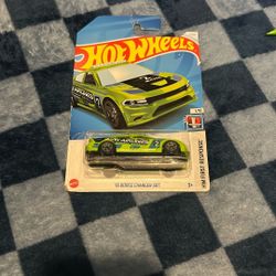 selling 15 dodge charger srt hot wheel (hw first response) 