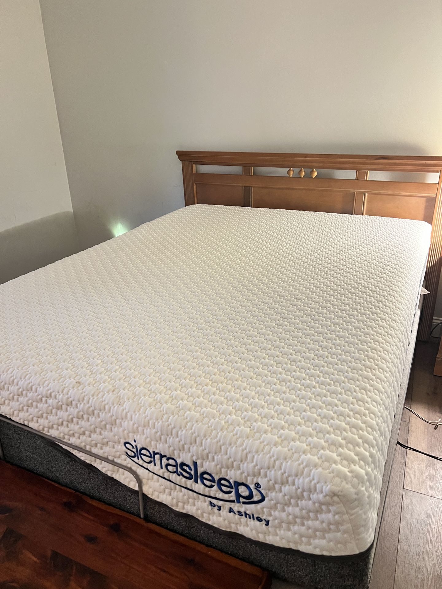Queen Adjustable Bed