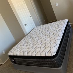 QUEEN SEALY PILLOW TOP MATTRESS AND FREE BOX SPRING