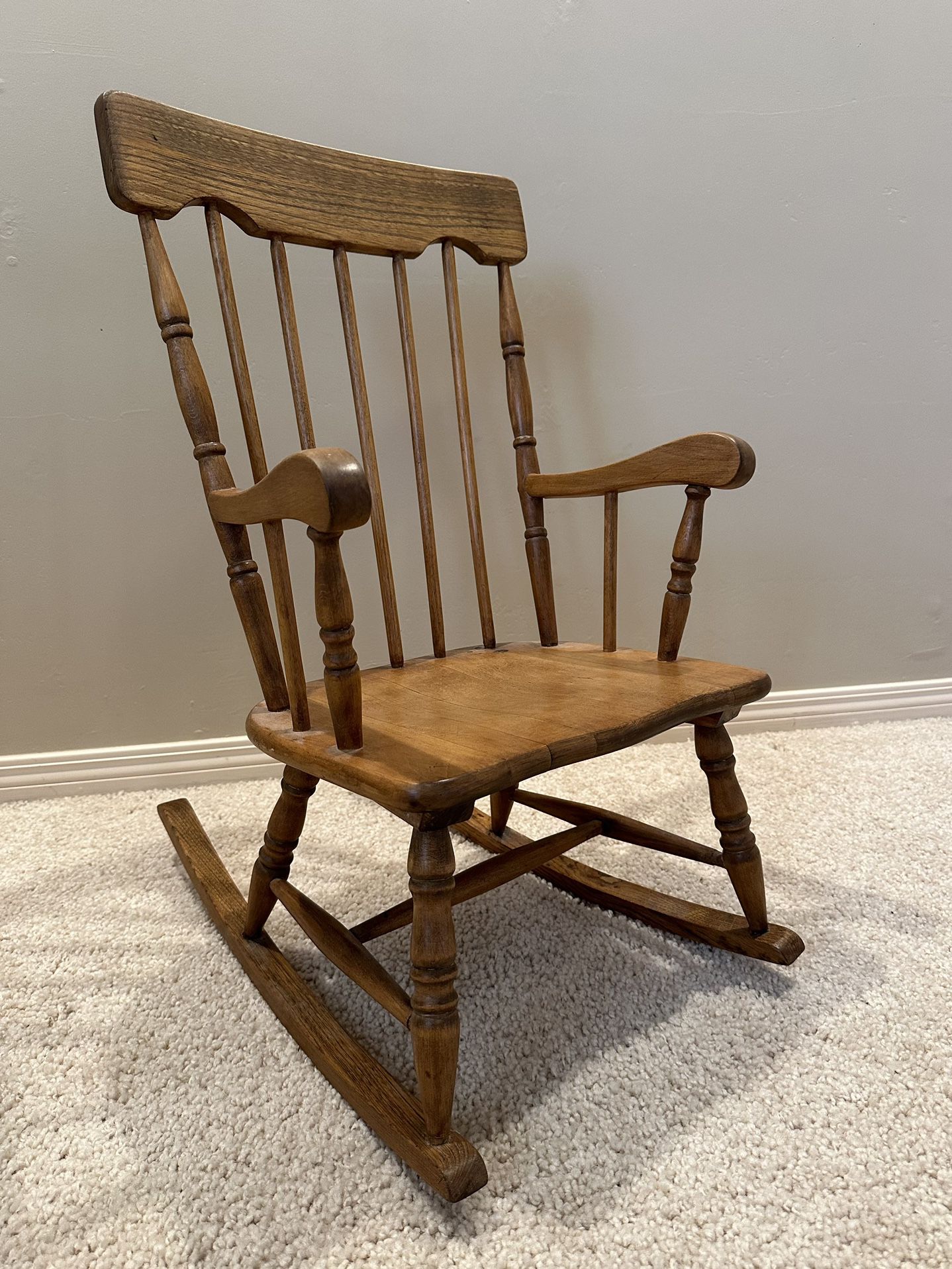 Kids Baby Rocking Chair/Nursery Furniture 