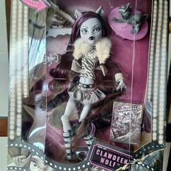 Clawdeen Monster High