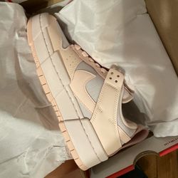 Dunk Low Disrupt Barely Rose