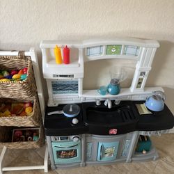 Kids Play Kitchen