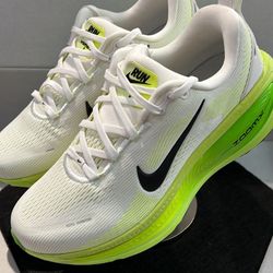 NIKE VOMERO 18 ZOOMX