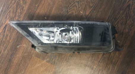 USED REF#0124 || 2018-2024 VOLKSWAGEN TIGUAN || LEFT HAND/DRIVER SIDE FOGLIGHT