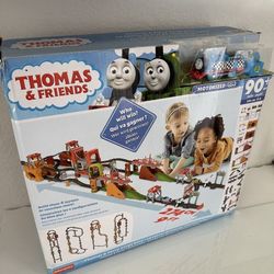 Thomas The Train - Thomas & Percy Cargo Race Train Set