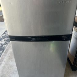 Mini Fridge/Freezer