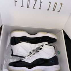 Size 10  Jordans