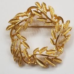 Gold Plated Floral Design Pin