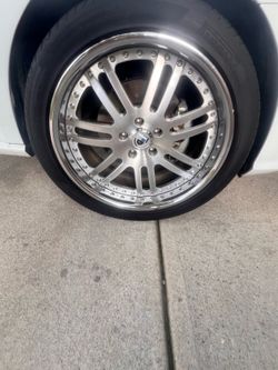 19” Asanti rims with Pirelli P Zero tires