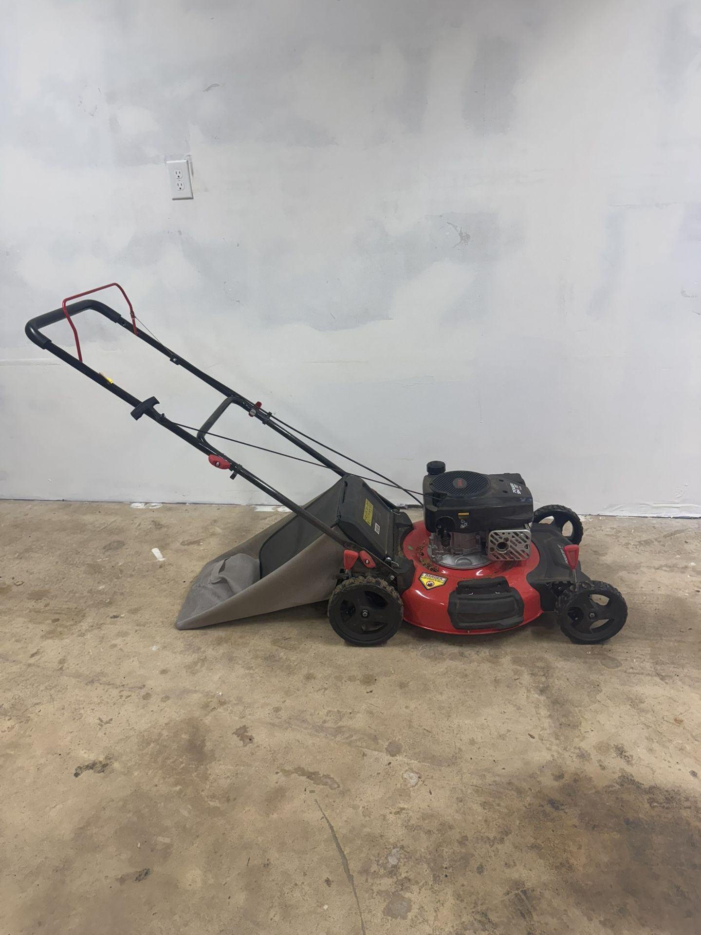 Powersmart Gas Lawnmower 21-inch push Mower w/ Bagging