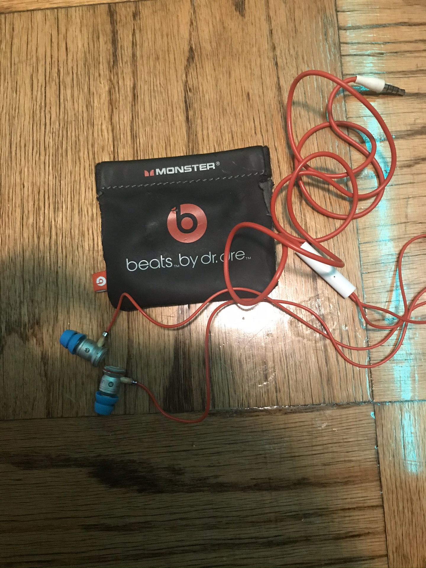 Beats by dr.dre wired headphones