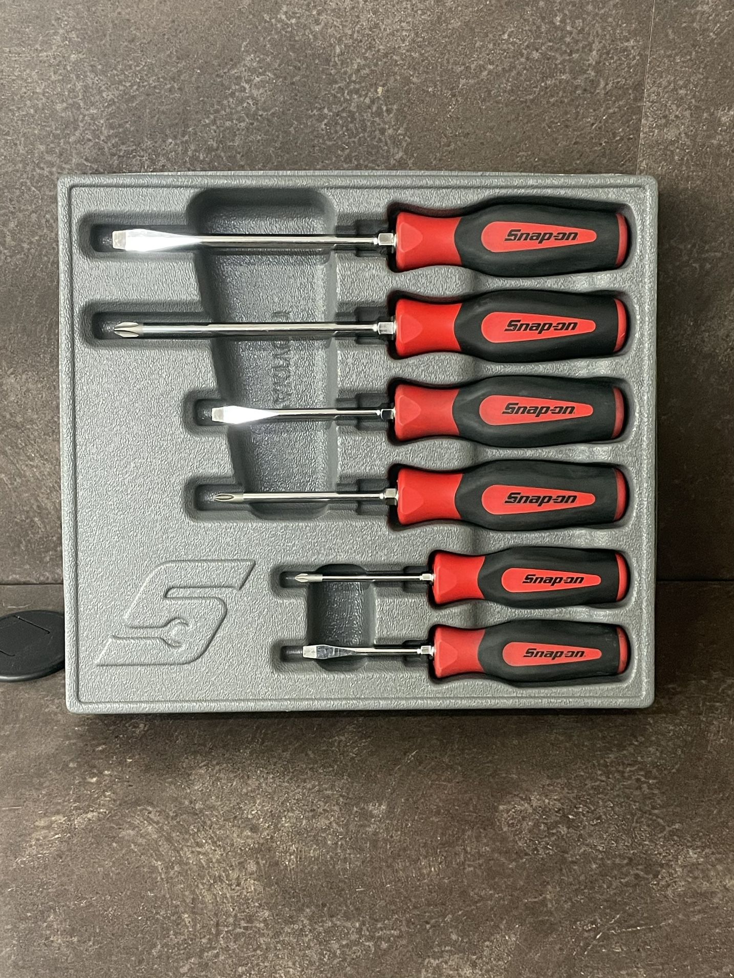 Snap-on SGDX60BR 6-Piece Soft Grip Screwdriver Set – Red – Good Condition