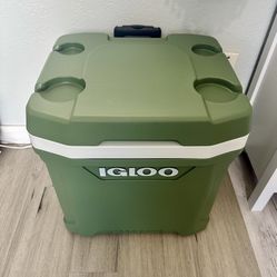 Igloo Wheeled Cooler 60 qt - Ecocool Latitude Maxcold Green