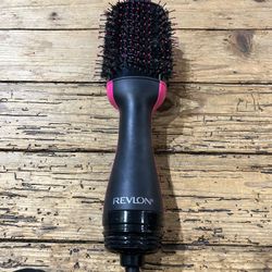 Revlon One Step Hair Dryer And Volumizer Hot Air Brush