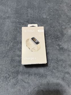 Fit Bit Charge 6 - Porcelain / Silver Aluminum