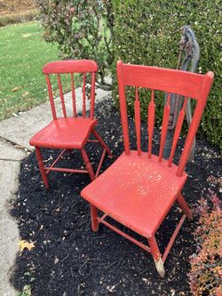 Pair of Vintage Wood Chairs 🪑 🪑-RUSTIC & Chippy!!  2/$40 or $25.00 each
