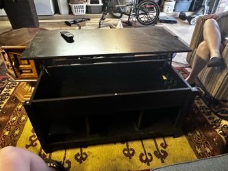 Coffee table w pop up