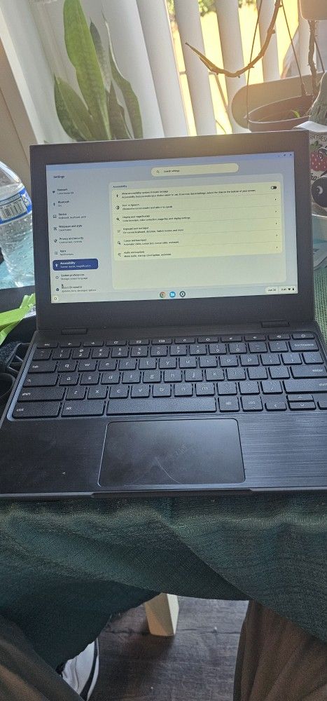 Lenovo laptop chrome works Excellent wifi Works great