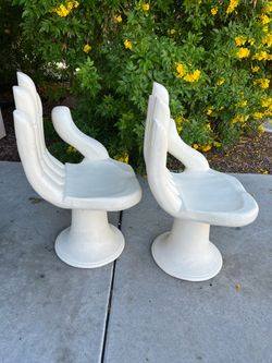 Pair of wood vintage hand chairs ( can deliver for $10 )
