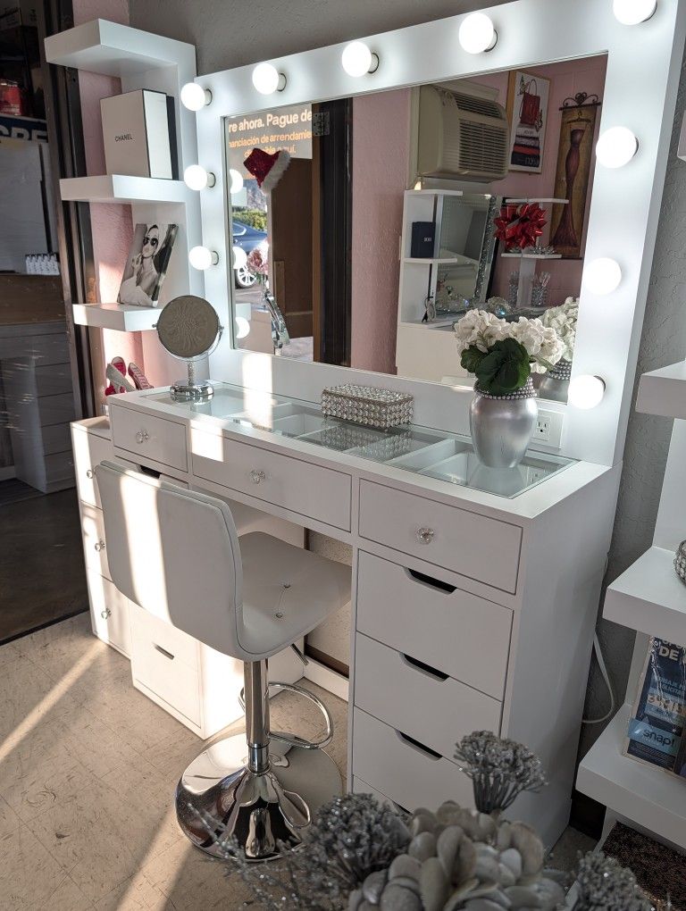 Vanity with XL mirror