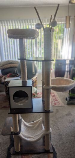 65 Inch Multi Level Cat Tree Honey Brown Like New