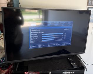 Insignia 32” Inch Tv With Remote