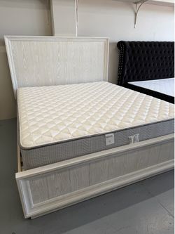 Simple Pretty White Wood Queen or King Bed - Good Quality - SAME DAY DELIVERY