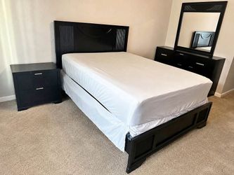 4-Piece Black Bedroom Set Queen bed Dresser One nightstand Mirror