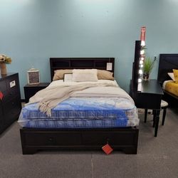 SALE!!! Queen Bedroom Set With Storage, Bedframe, Nightstand, Dresser & Mirror 