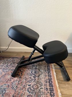 Ergonomic kneeling chair